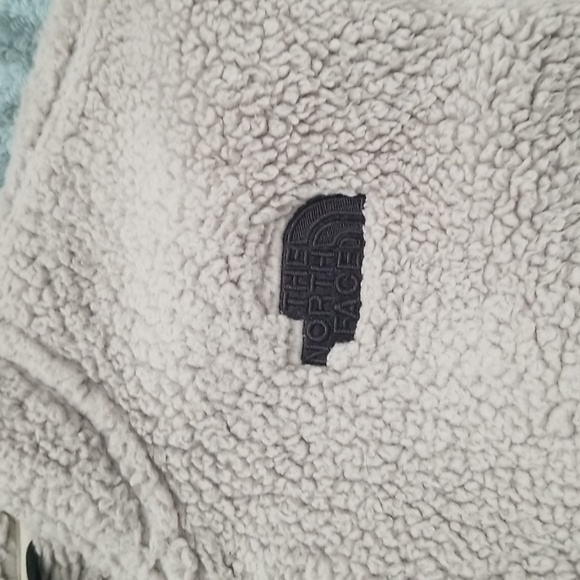 The North Face Fleece Jacket - Picture 2 of 6